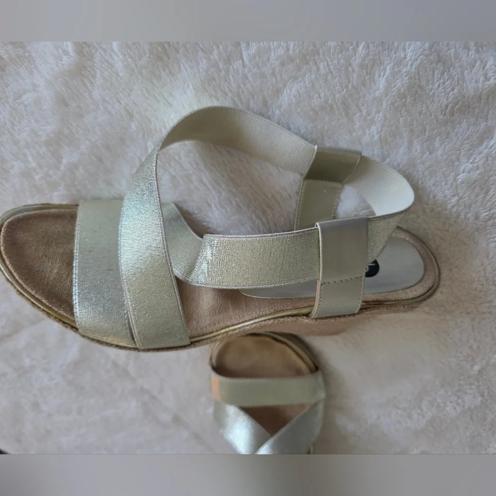 Comfortable Gold Strappy Wedge  Espadrille Sandals - Picture 5 of 9